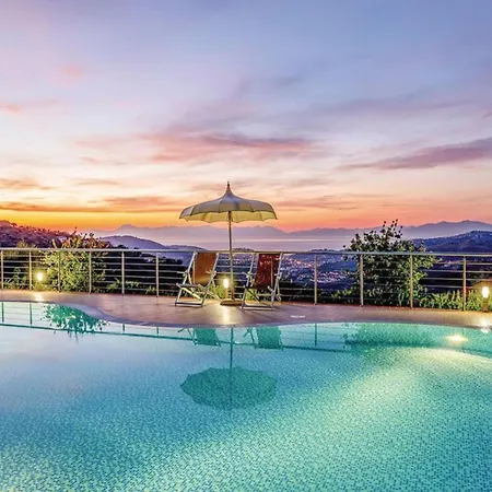 'panorama' Mit Infinity-pool By Interhome Nyaraló